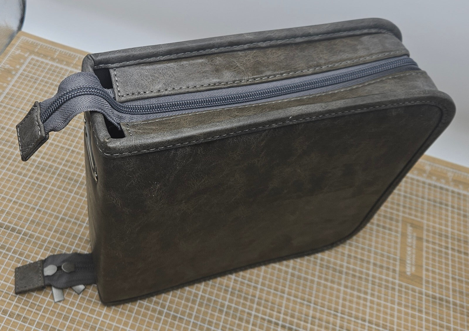 Tim Holtz Idea-ology Stamp Storage Binder  Faux Leather CH93822 9.75 x 10 x 3 In