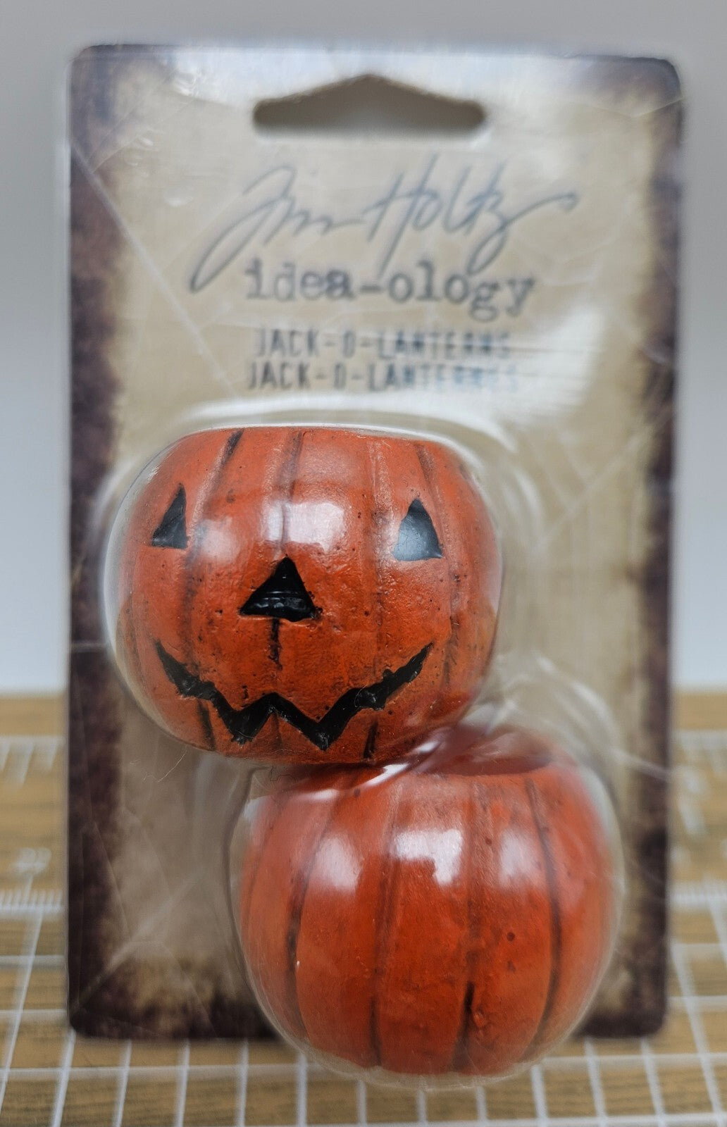 TH94439 Tim Holtz idea-ology Halloween Jack-O-Lantern 2 Miniature Resin Pumpkins