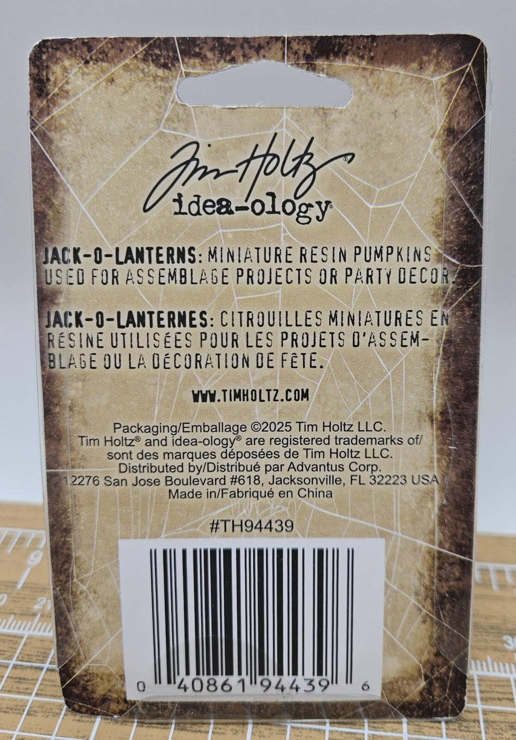 TH94439 Tim Holtz idea-ology Halloween Jack-O-Lantern 2 Miniature Resin Pumpkins