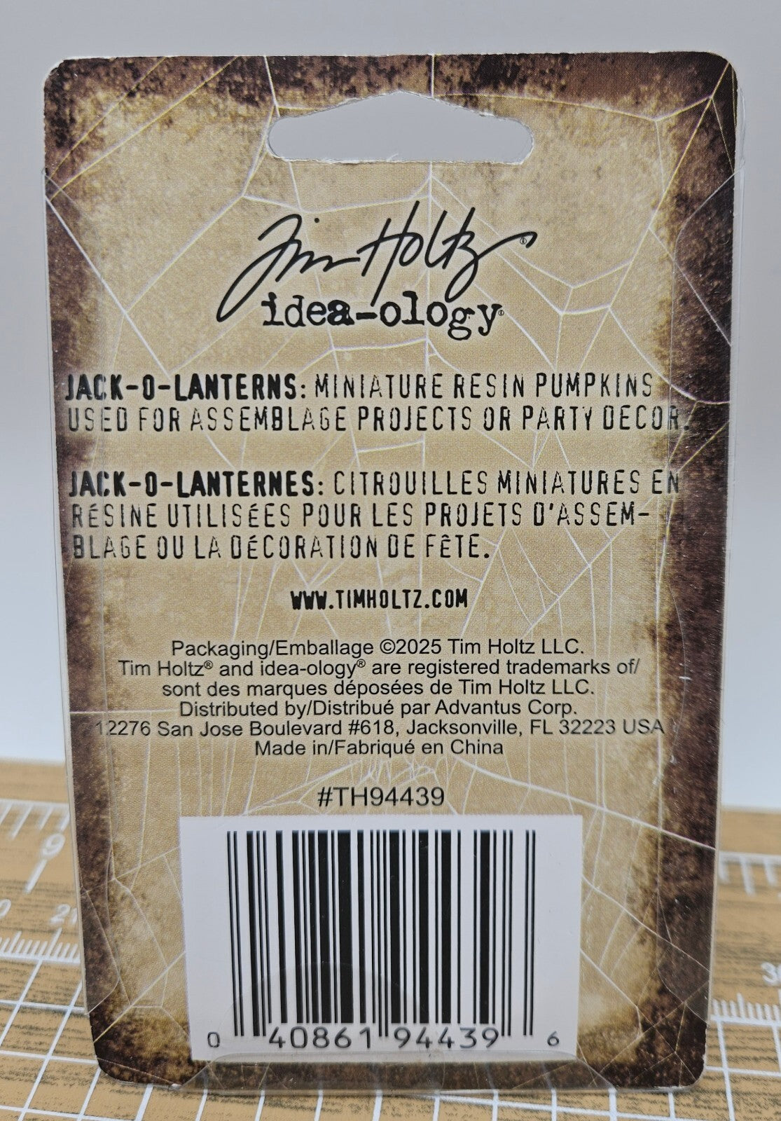 TH94439 Tim Holtz idea-ology Halloween Jack-O-Lantern 2 Miniature Resin Pumpkins