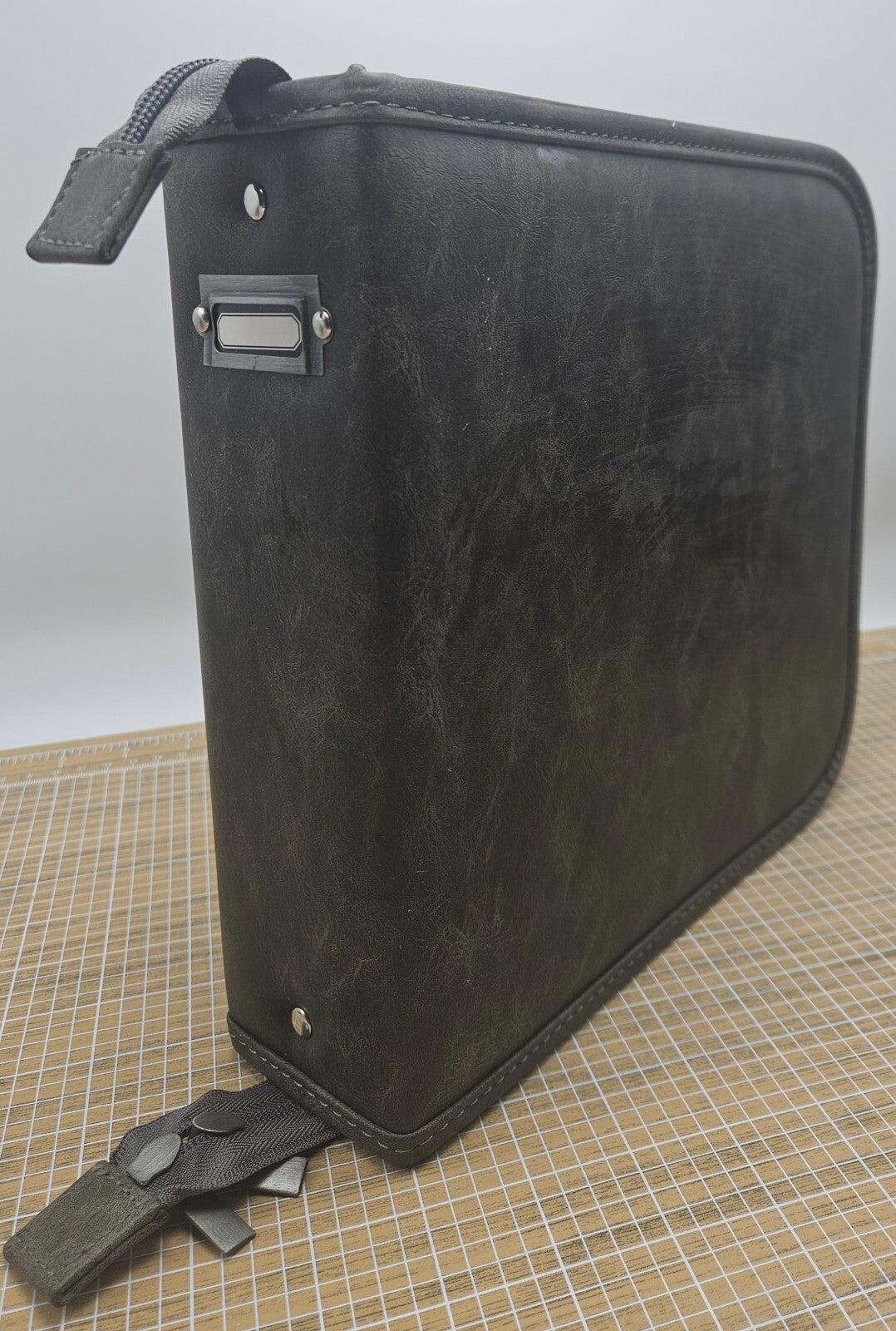 Tim Holtz Idea-ology Stamp Storage Binder  Faux Leather CH93822 9.75 x 10 x 3 In