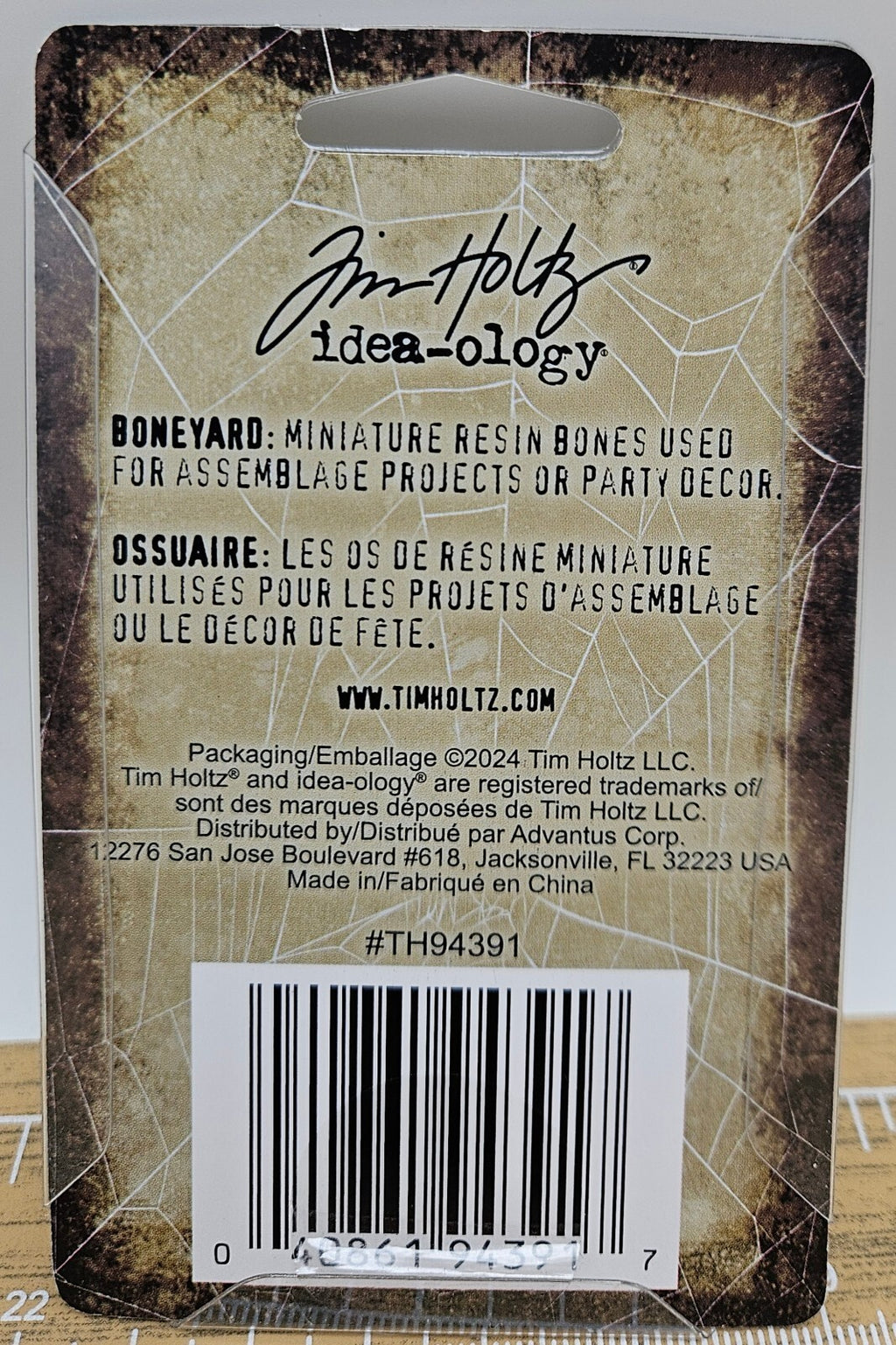 TH94391 Tim Holtz Idea-ology Boneyard Miniature Resin Bones 12 Pieces Halloween