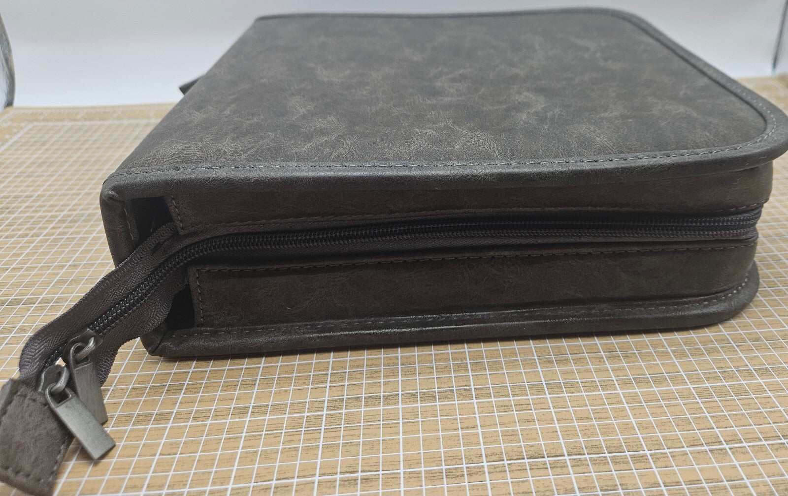 Tim Holtz Idea-ology Stamp Storage Binder  Faux Leather CH93822 9.75 x 10 x 3 In